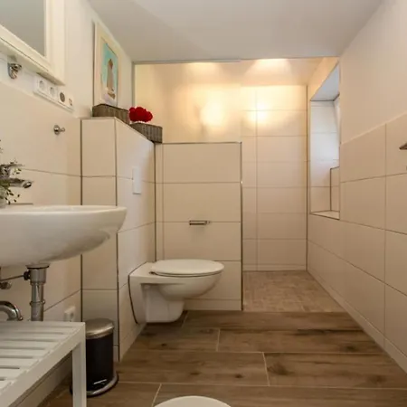 Haus Krischanweg Apartment Kuehlungsborn